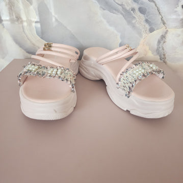 Pearls Sandals [BEIGE]