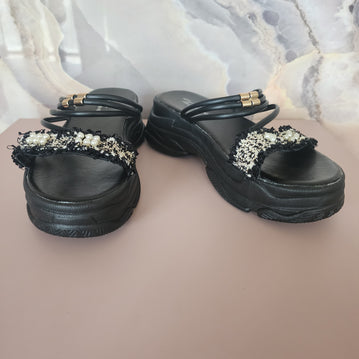 Pearls Sandals [BLACK]